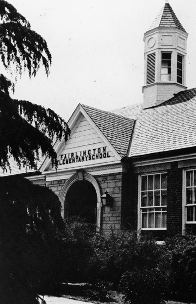 Fairlington Elementary School, c. 1972 (now the Fairlington Community Center). Courtesy Fairlington Properties, Realtors)