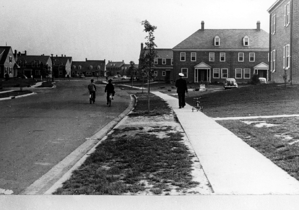 Children and a defense worker Utah Street approaching 35th Street, 1945. Courtesy Fairlington Properties, Realtors