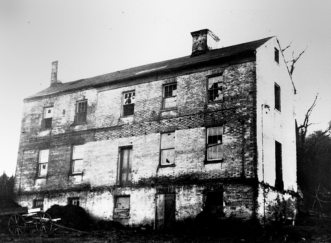 Morven, as photographed in the 1930s. It was razed when Fairlington was constructed.